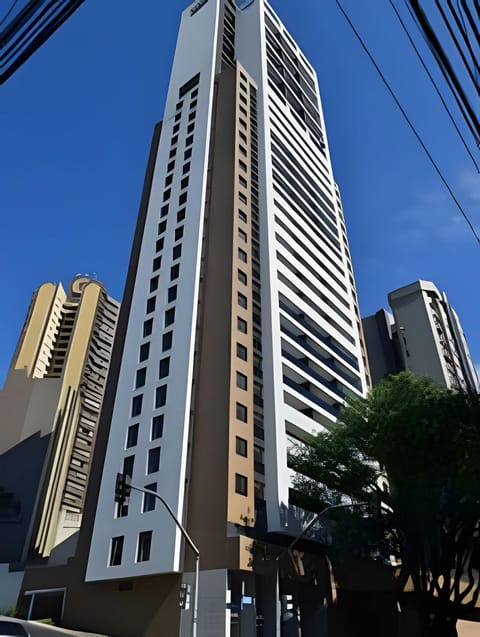 2 Quartos no Batel Soho, condo Clube Sky C Vaga by UROOMS Apartment in Curitiba