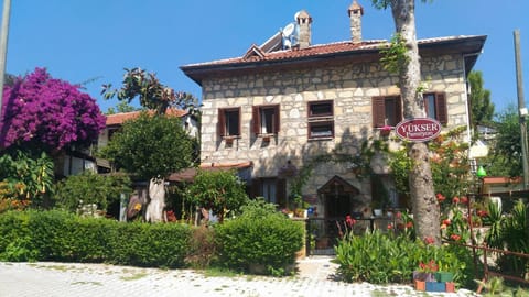 Yukser Pansiyon Bed and Breakfast in Side