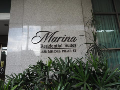 Suites de Marina Manila with Netflix Condominio in Manila City