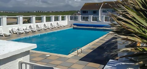 Property building, Swimming pool, Swimming pool