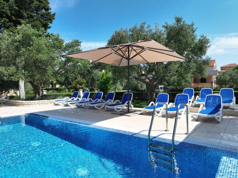 Pool view, Swimming pool, sunbed