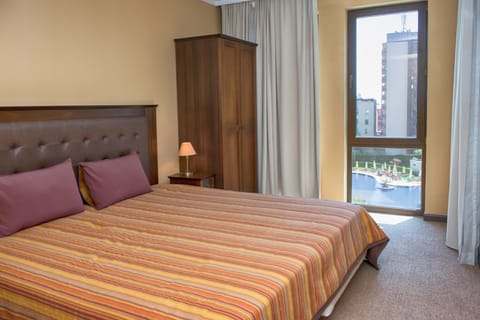 Bedroom, Pool view