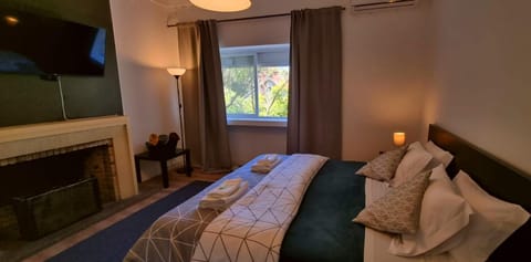 Village Cascais Guest House Bed and Breakfast in Cascais
