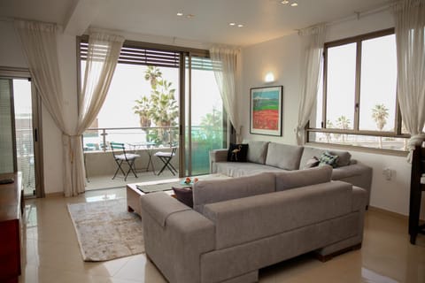 Sea View Apartment Prime Location On The Beach Condo in Tel Aviv-Yafo