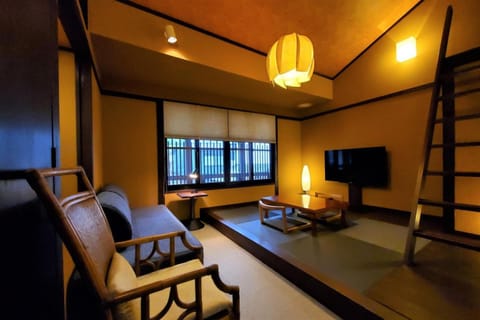 Itsukushimahigashimonzen Kikugawa Ryokan in Hiroshima