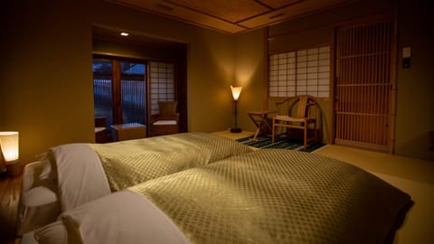 Itsukushimahigashimonzen Kikugawa Ryokan in Hiroshima