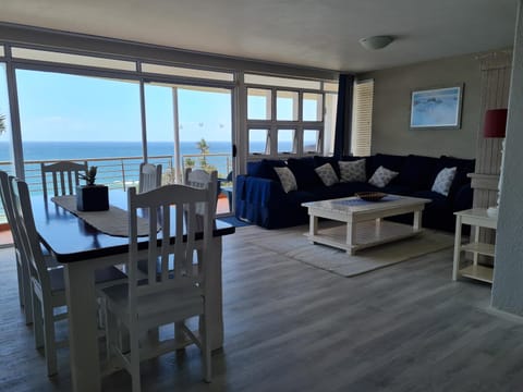 TV and multimedia, Balcony/Terrace, Living room, Seating area, Dining area, Sea view