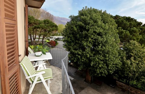 Balcony/Terrace, City view, Lake view, Mountain view