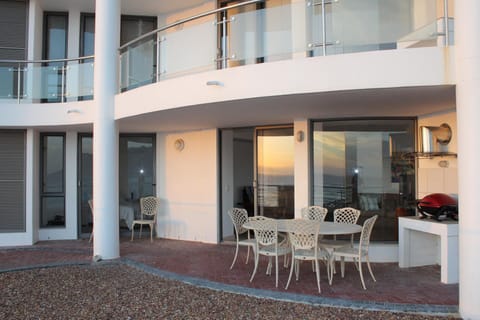 Hibernian Towers Self Catering Apartments 505 Condo in Cape Town