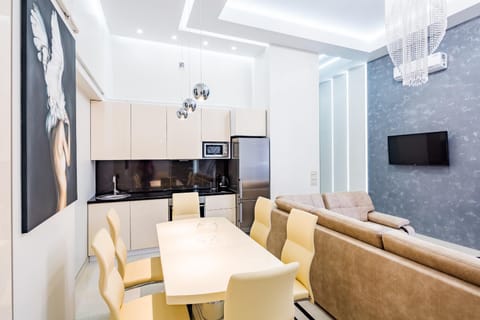 LEOGRAND DELUXE Apartments on Doroshenka 17 Condominio in Lviv