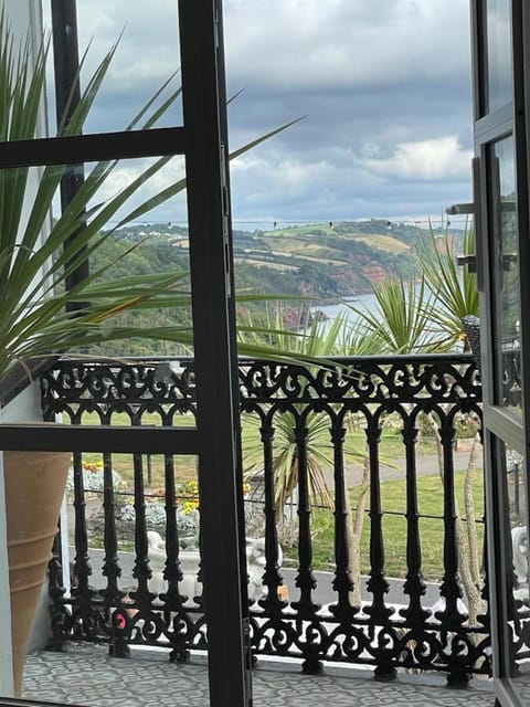 View (from property/room), Balcony/Terrace, Sea view