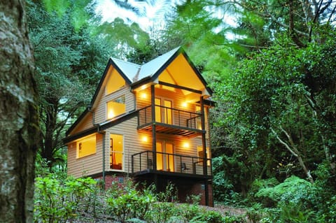 Lochiel Luxury Accommodation Campeggio /
resort per camper in Olinda