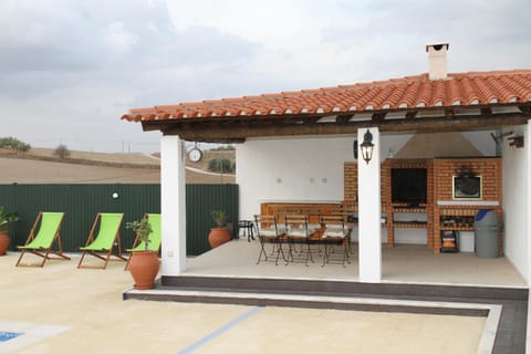 Patio, BBQ facilities