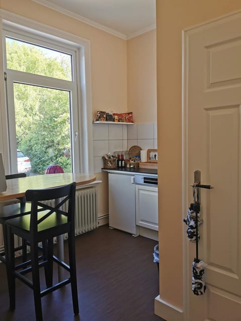 Kitchen or kitchenette, Communal kitchen, kitchen