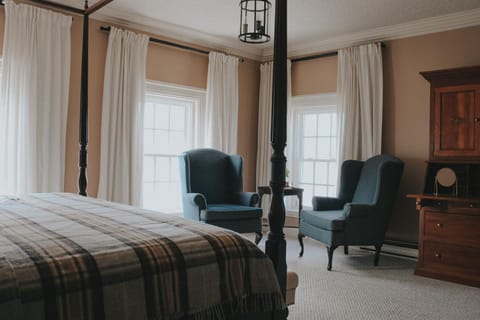 The Cooper's Inn Bed and Breakfast in Shelburne