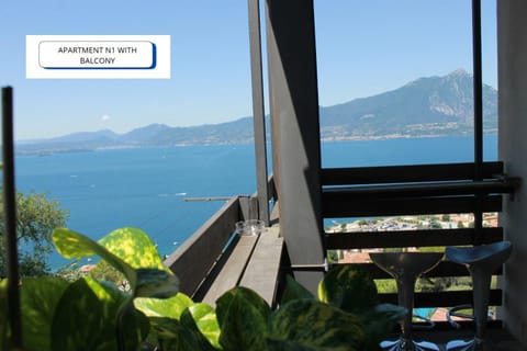 Balcony/Terrace, Lake view