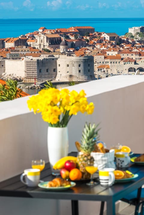 Sunshine Apartment with Hot Tub Condo in Dubrovnik