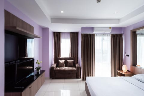 Bed, TV and multimedia, Balcony/Terrace, Bedroom