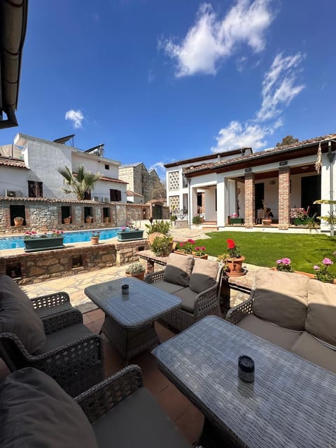 Day, Seating area, Pool view, Swimming pool, Inner courtyard view