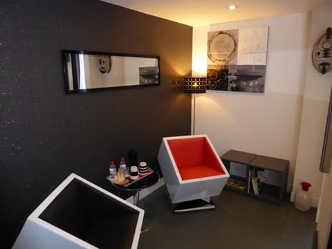 B&B A La Maison Blanche Bed and Breakfast in Normandy