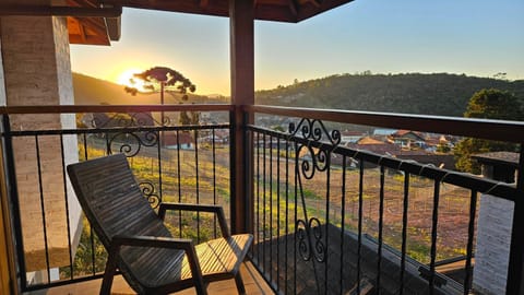 View (from property/room), Balcony/Terrace, Mountain view, Sunset