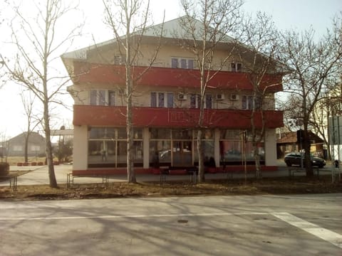 Restoran sa prenoćištem Žitište Bed and Breakfast in Timiș County
