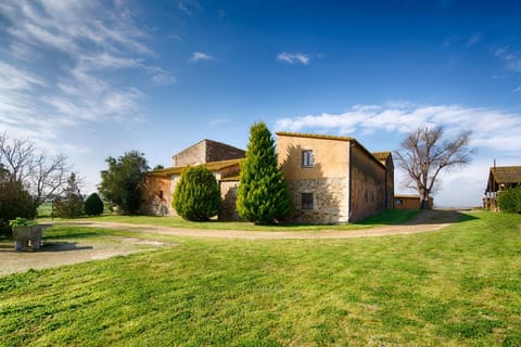 Property building, Natural landscape, Garden, Garden view