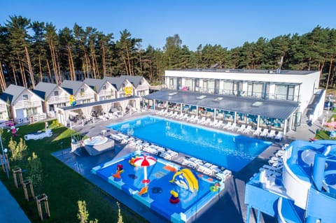 Day, Pool view, Swimming pool, sunbed