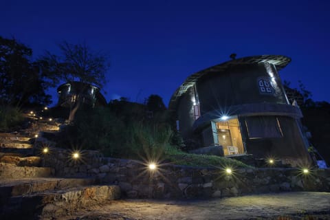 Property building, Facade/entrance, Night