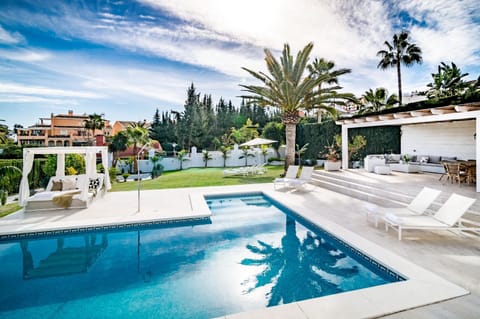 VM-Lyxury 4 bedroom villa with private pool Chalet in Marbella