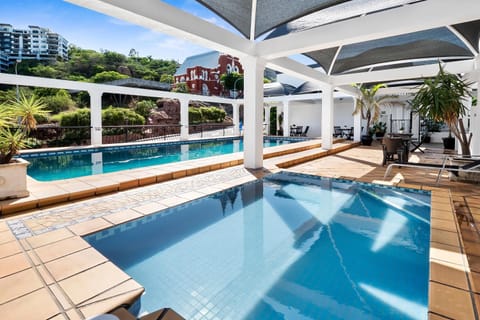 Pool view, Swimming pool