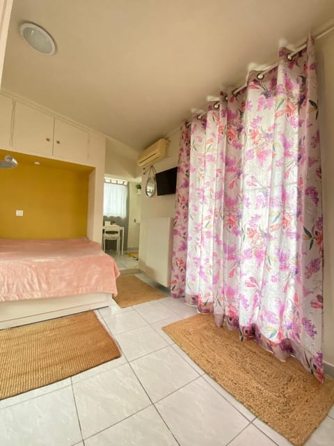 TV and multimedia, Bedroom, air conditioner