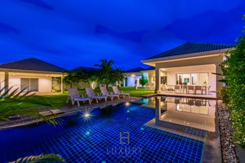 Hua Hin Pool Villa with 4 Bedrooms L50 Villa in Hua Hin District