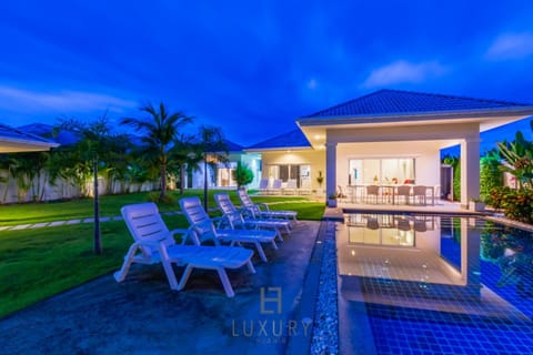 Hua Hin Pool Villa with 4 Bedrooms L50 Villa in Hua Hin District