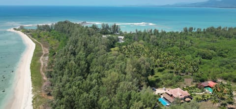 Coral Beach Pool Villa Khao Lak House in Khuekkhak