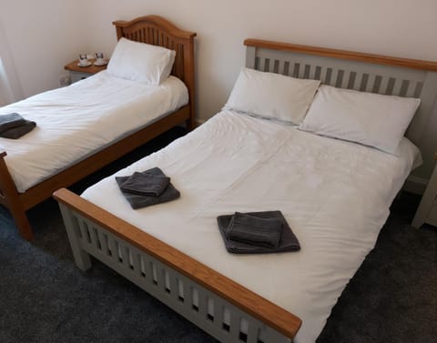 Maze Serviced Apartment Bed and Breakfast in Ayr