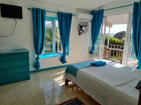 Bed, View (from property/room), Balcony/Terrace, Bedroom