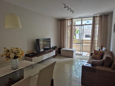 Apartamento em Niterói Excelente Localização - Boa Viagem Apartment in Niterói