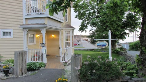 Louisbourg Harbour Inn Chambre d’hôte in Nova Scotia