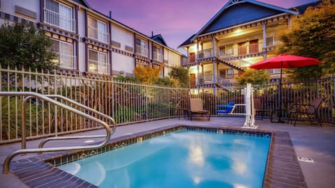 On site, Pool view, Swimming pool