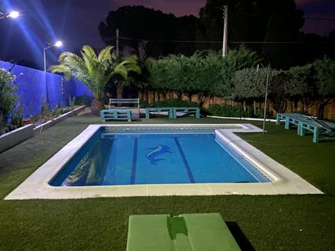 Swimming pool