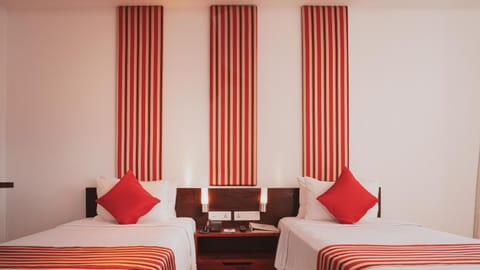 Camelot Beach Hotel Hotel in Negombo