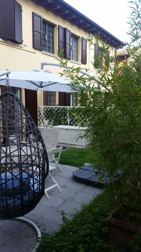 IL GIARDINETTO - Smart working - Airport - Private Parking - Private garden - Ducati - Philip Morris Apartment in Bologna