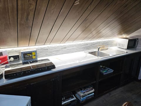 Kitchen or kitchenette, kitchen, kitchen