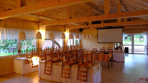 Banquet/Function facilities, Meeting/conference room