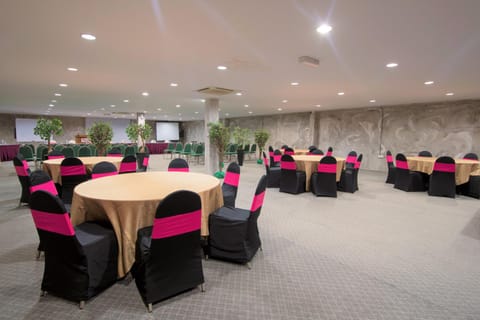 Banquet/Function facilities, Meeting/conference room