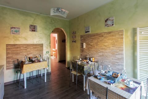 Coffee/tea facilities, Balcony/Terrace, Kitchen or kitchenette, Dining area, Communal kitchen, Italian breakfast
