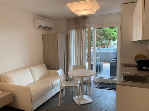 AppartArbus white suite Apartment in Sardinia