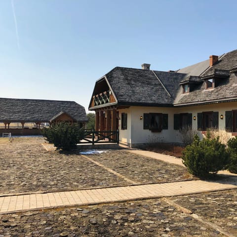 Dworek Pod Wiechą Farm Stay in Masovian Voivodeship