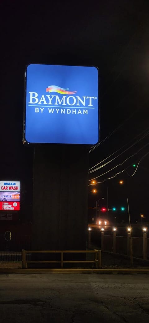 Baymont by Wyndham Del Rio Hotel in Del Rio